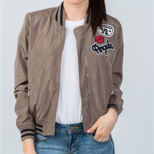 WOMEN'S FRONT ZIP PATCH BOMBER JACKET W/SNAP POCKE
